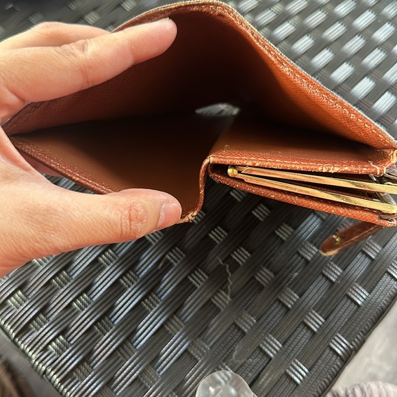 Louis Vuitton Wallet with Coin Purse - Picture 4 of 4